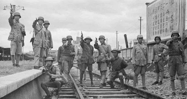 抗战老照片:1937年的上海战场,国军德械师浴血奋战的珍贵画面_高清