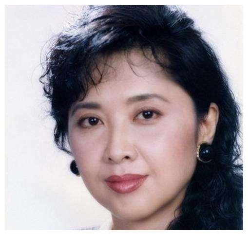 60多岁的明星,嫦娥姐姐邱佩宁仍旧贵气十足,米雪是tvb常青树