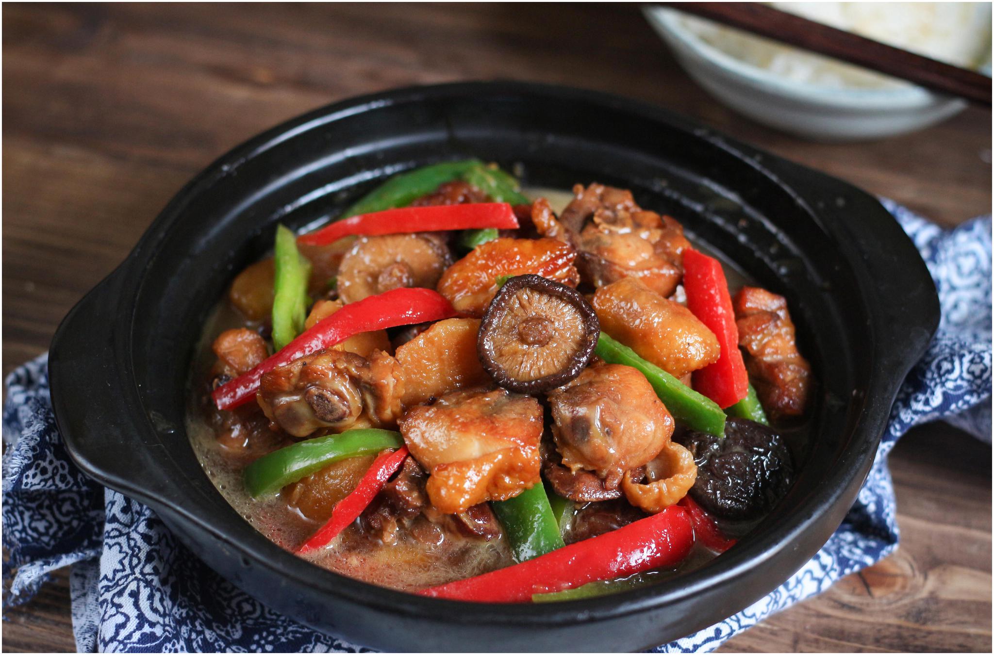 风靡全国的黄焖鸡米饭怎么做?做法不难,学会了咱就自己做