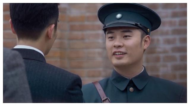 最后一个就是电影《建军大业》中的斯励,这是一部经典的红色电影,讲的