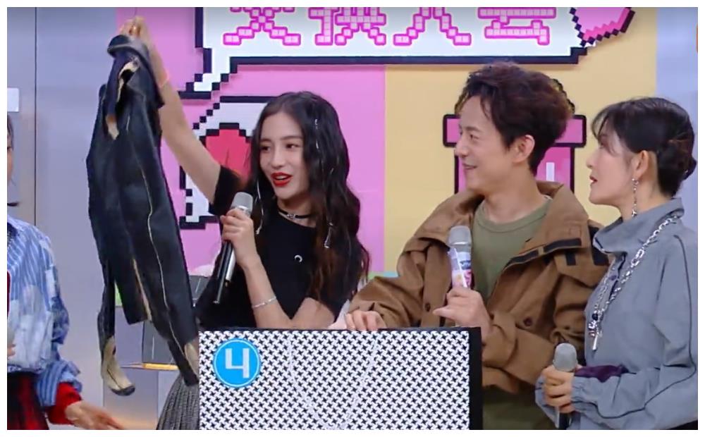 何炅送杨颖礼物,看到杨颖穿上的那一刻,网友:简直就是量身定做