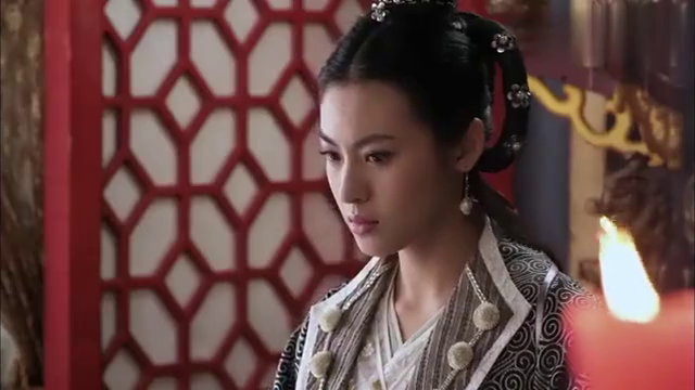 隋唐演义:杨广假装给皇上喂药,却不动声色的摸宣华夫人的手!