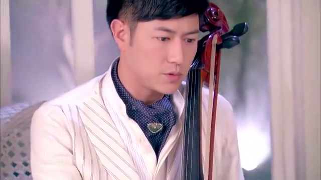 烽火佳人:杜允唐职场失意,红羽在酒里偷偷下药,两人发生关系