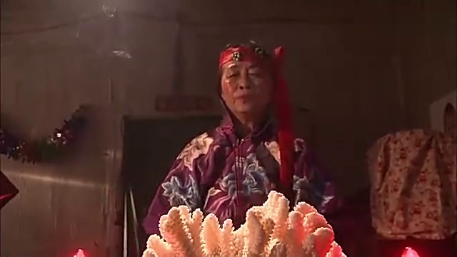 小伙3天高烧昏迷,爹妈请村里的神婆作法,没想到还真醒了