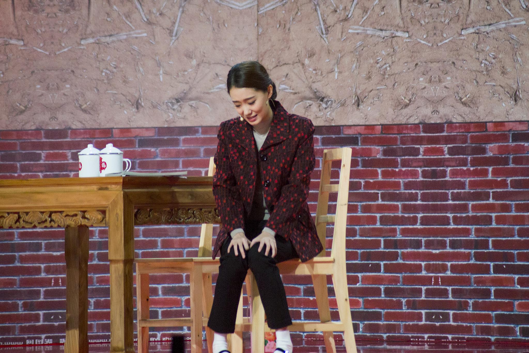张小斐携团队登江苏卫视春晚上演幸福牛家村获好评