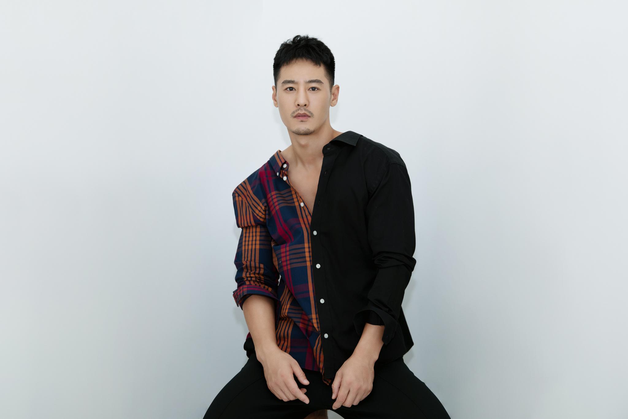 正文  近日,演员亓航公布了一组最新写真,写真中,亓航潮流满分的酷帅