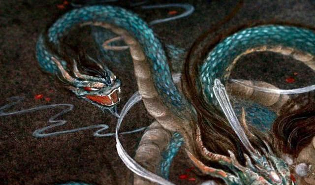 八岐大蛇眼睛像红灯笼果,身上长着青苔和杉木,肚子总是看着血淋淋的