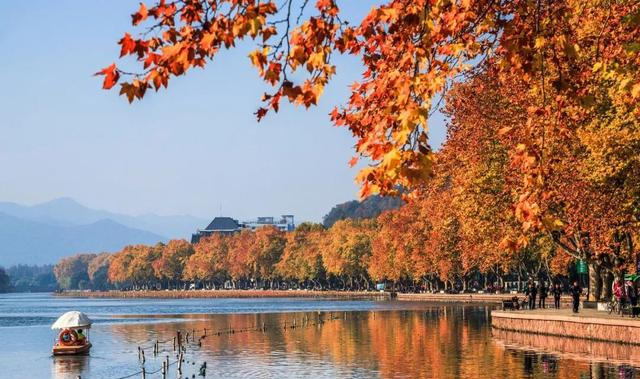 年秋季学期比往年多几周