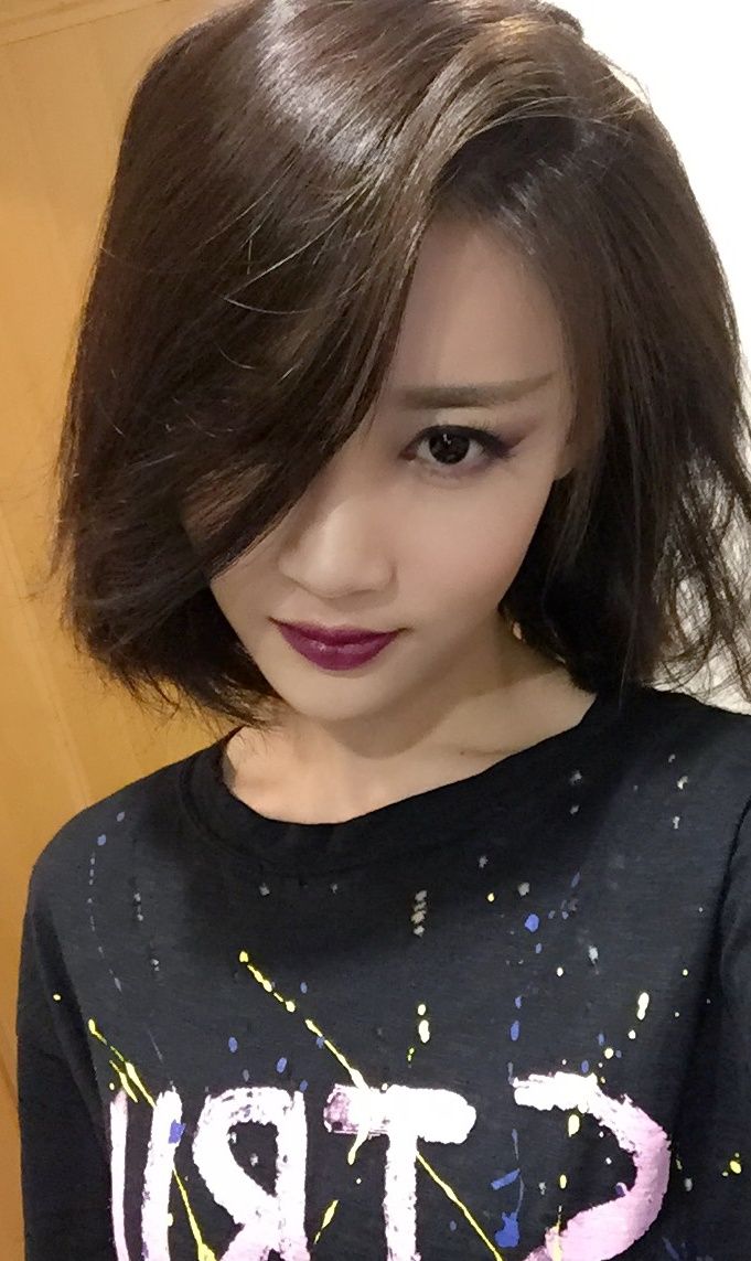 张雅卓头像壁纸:迷人的五官,出众的气质!_高清图集_新浪网