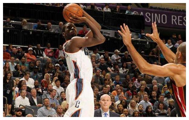 NBA那些匪夷所思的投篮姿势!布泽尔模仿刘玉栋?麦基吉了解下|布泽尔|投篮|刘玉栋_新浪新闻