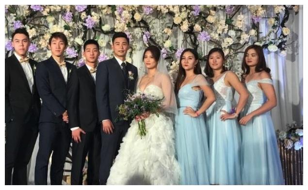 她是最美泳坛女神,因好身材走红,结婚照大秀事业线,美得窒息|陆滢