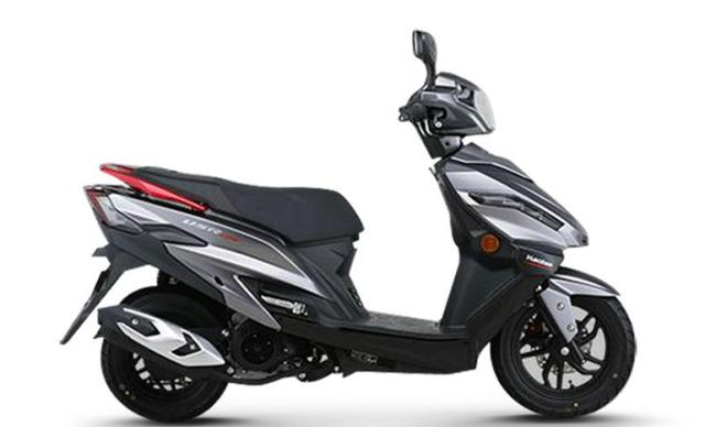 豪爵新款运动踏板车龟甲式前脸配usb接口9980元