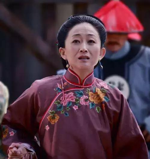 30年8次摘得飞天,华表等多项奖的她,出演《外滩钟声》演技获赞