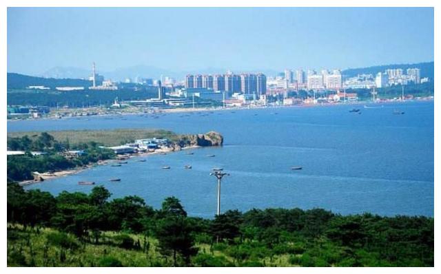这座城市是辽宁沿海第二大城市,仅次于大连,发展潜力大