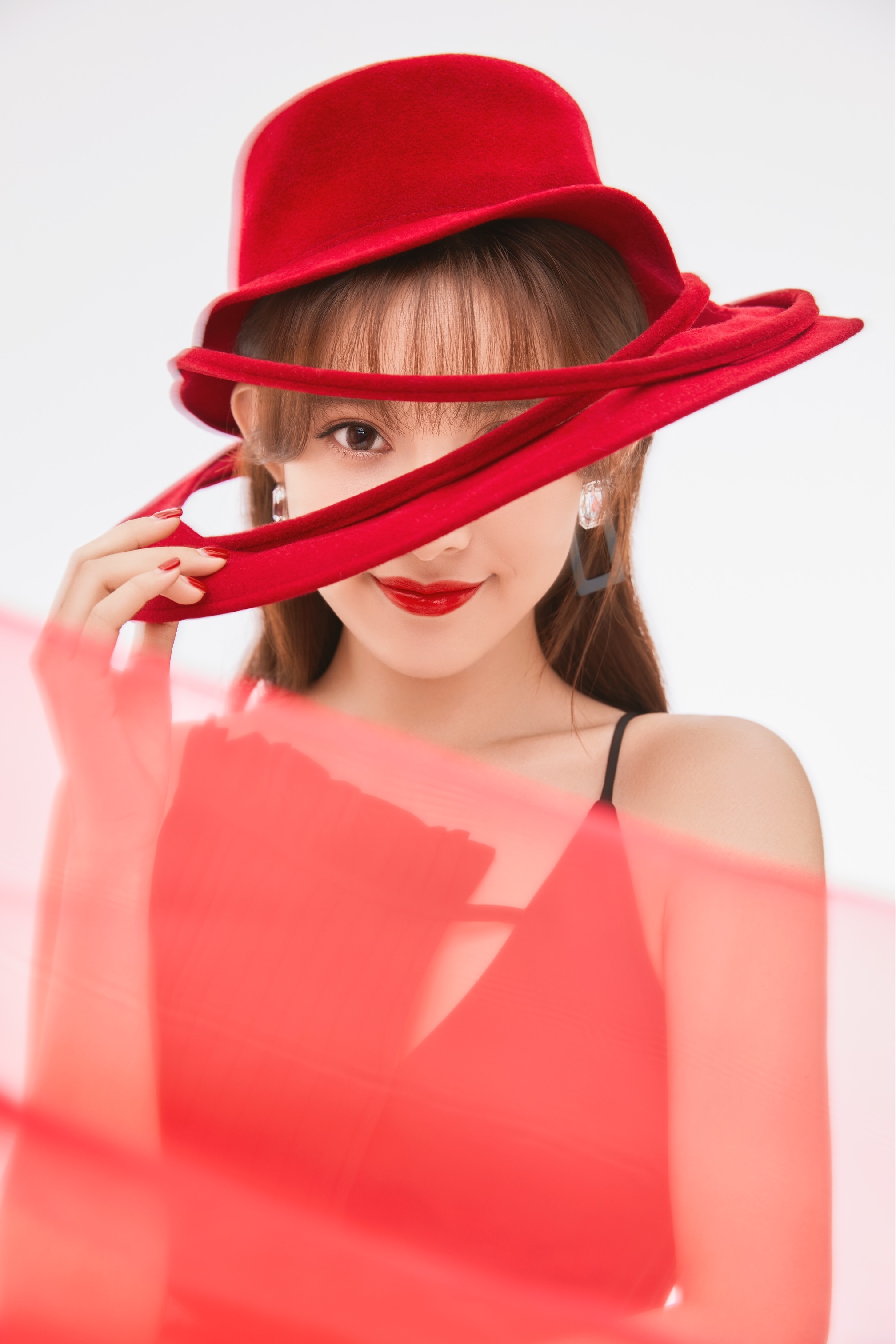 孟子义复古时尚写真 颠覆拘束追逐红色记忆