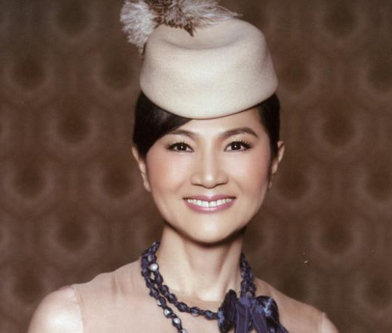 在上世纪60年代末,除了邓丽君外其实在我国台湾还有一位女歌手不亚于