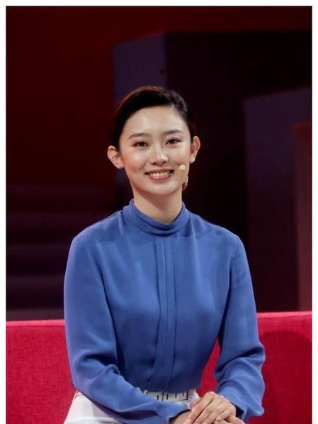 央视《等着我》寻亲团团长李七月为什么那么多人喜欢她?