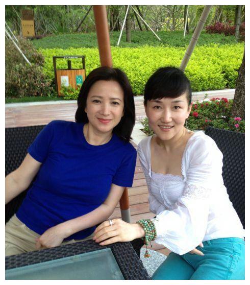 54岁何晴演遍四大名著,和二婚老公十分恩爱,素颜美过许晴