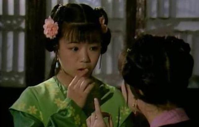 《红楼梦》:坠儿盗镯,其实是替一个人背了黑锅