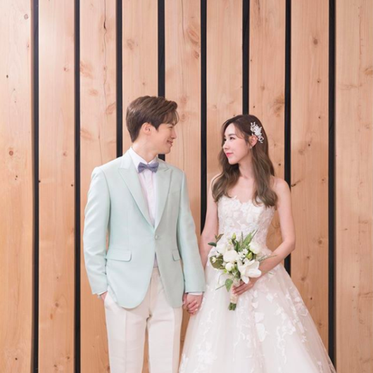 37岁简美妍大婚与小3岁黄保罗举行婚礼姐弟恋修成正果