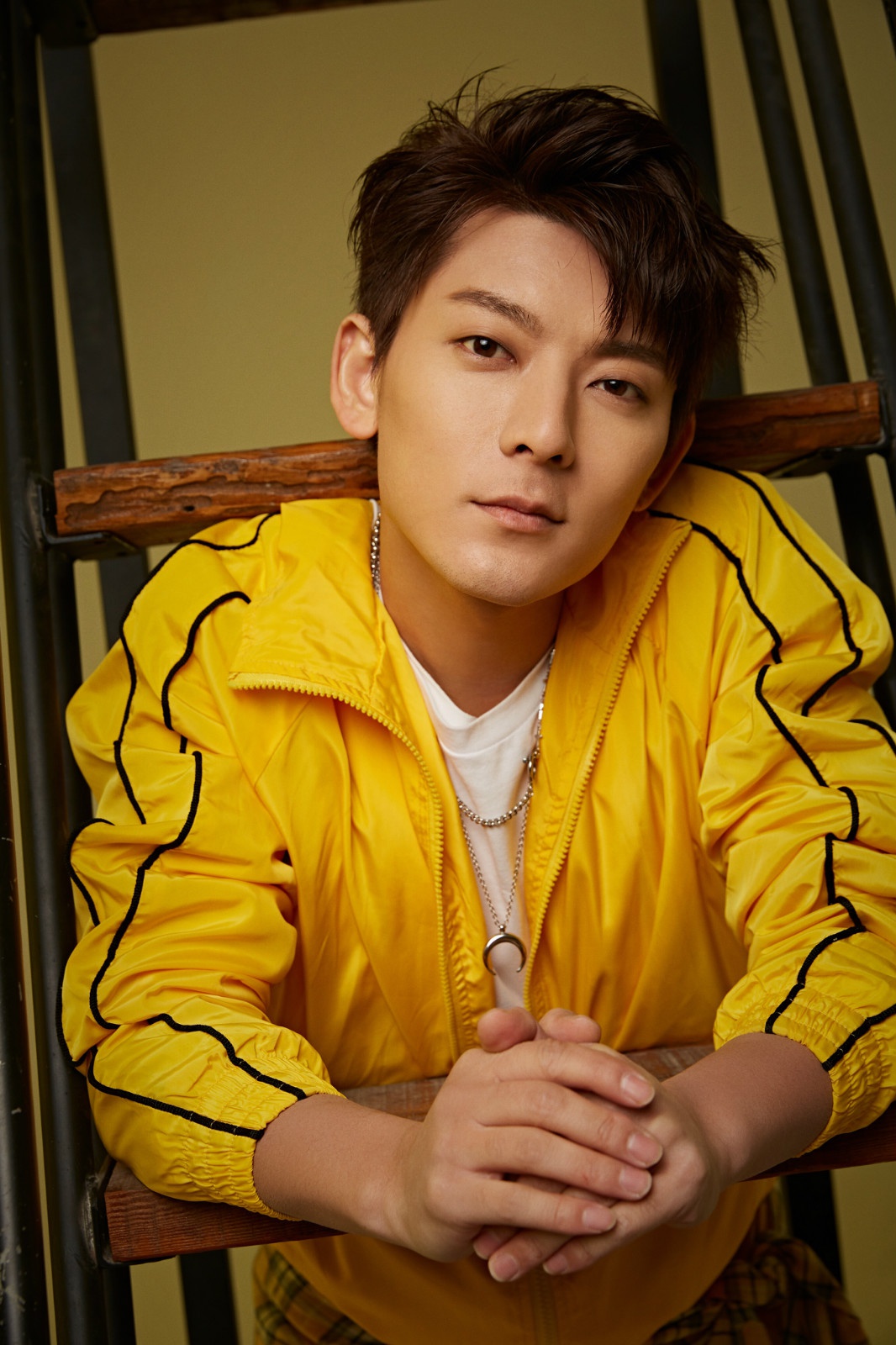 陈翔深情献唱电视剧片头曲《寻》发布