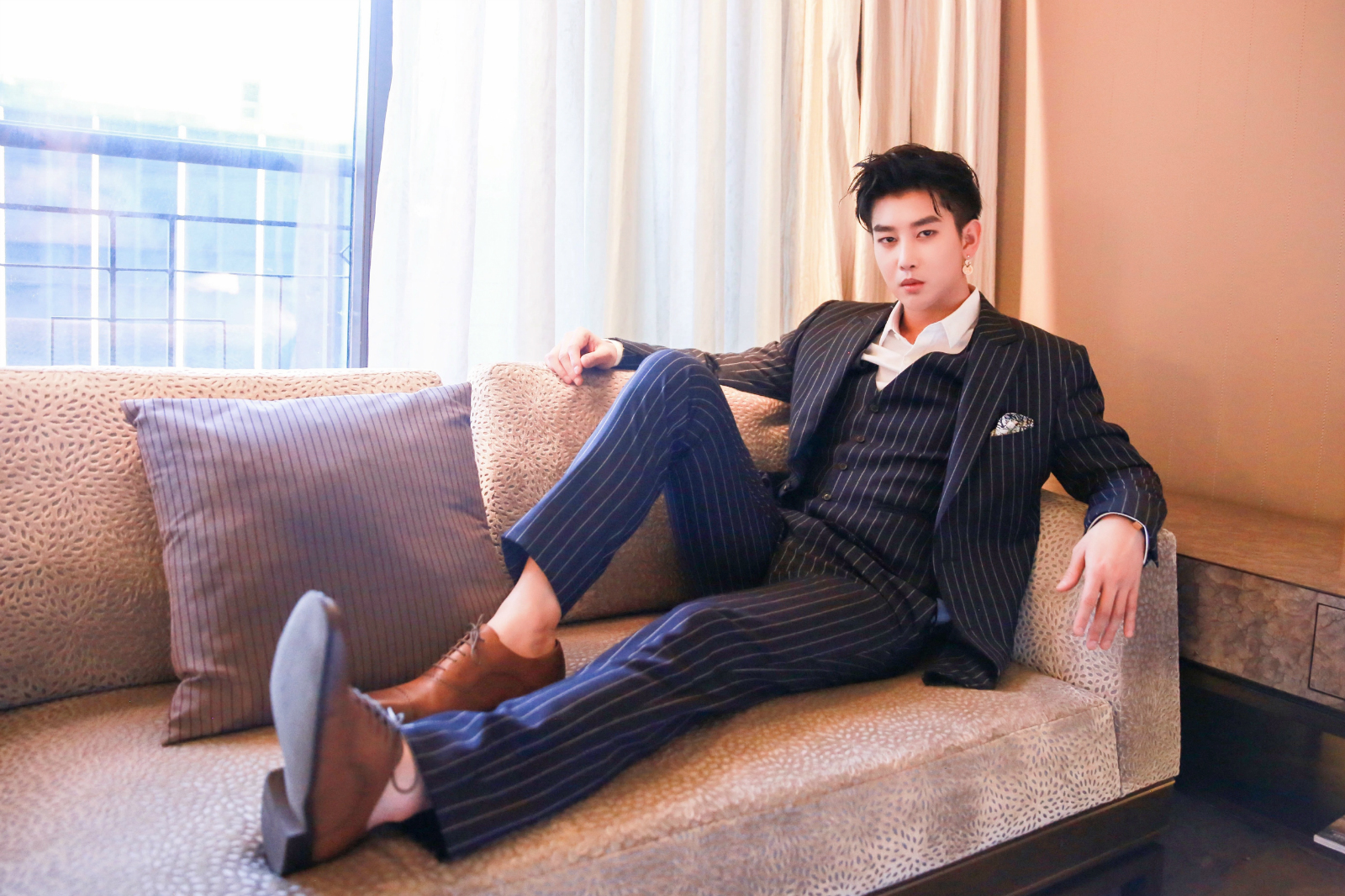 周艺轩携师弟出击《以团之名》 暖心队长为热血而战