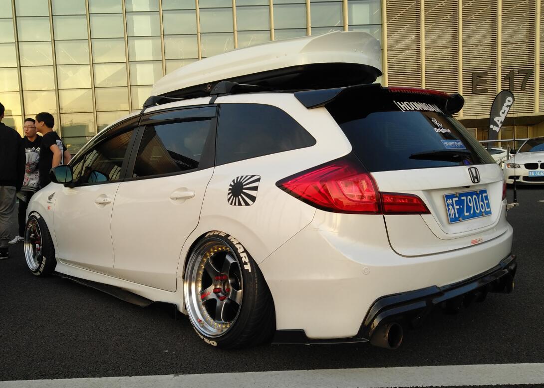网友偶遇爆改本田杰德,底盘和轮毂改的太夸张!