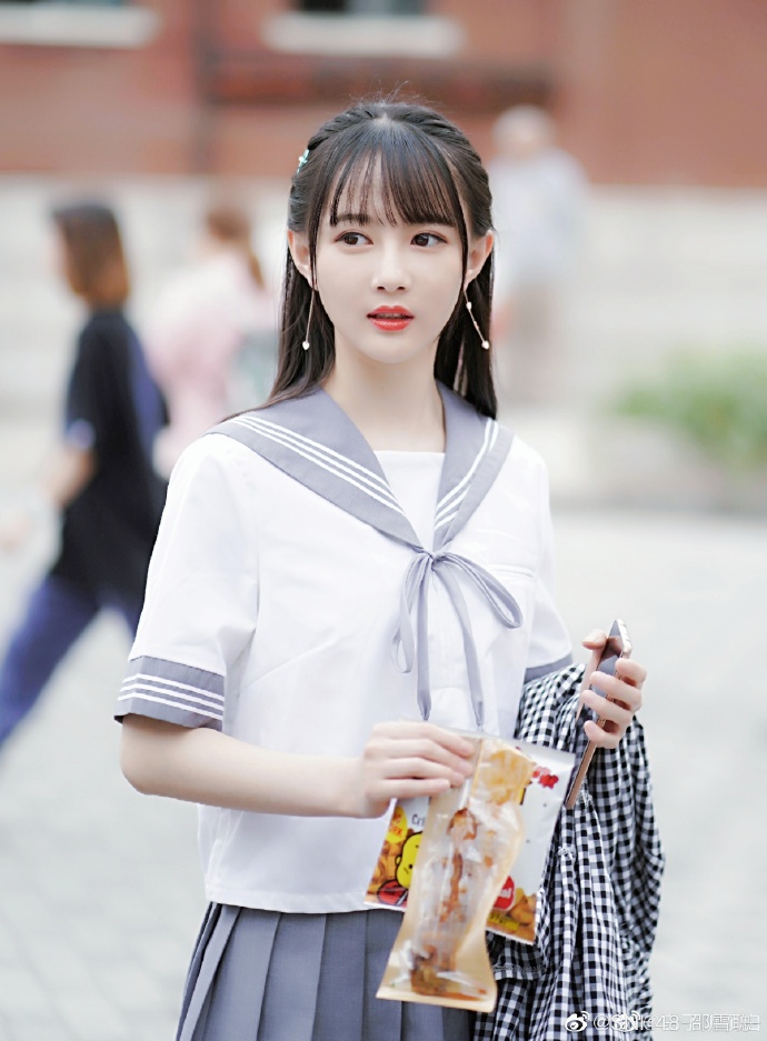 魅力偶像女团snh48邵雪聪迷人可爱写真美照欣赏