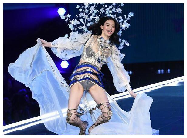 奚梦瑶产后地位高贵!豪门老公变身拎包小弟,血拼购物毫无机制?