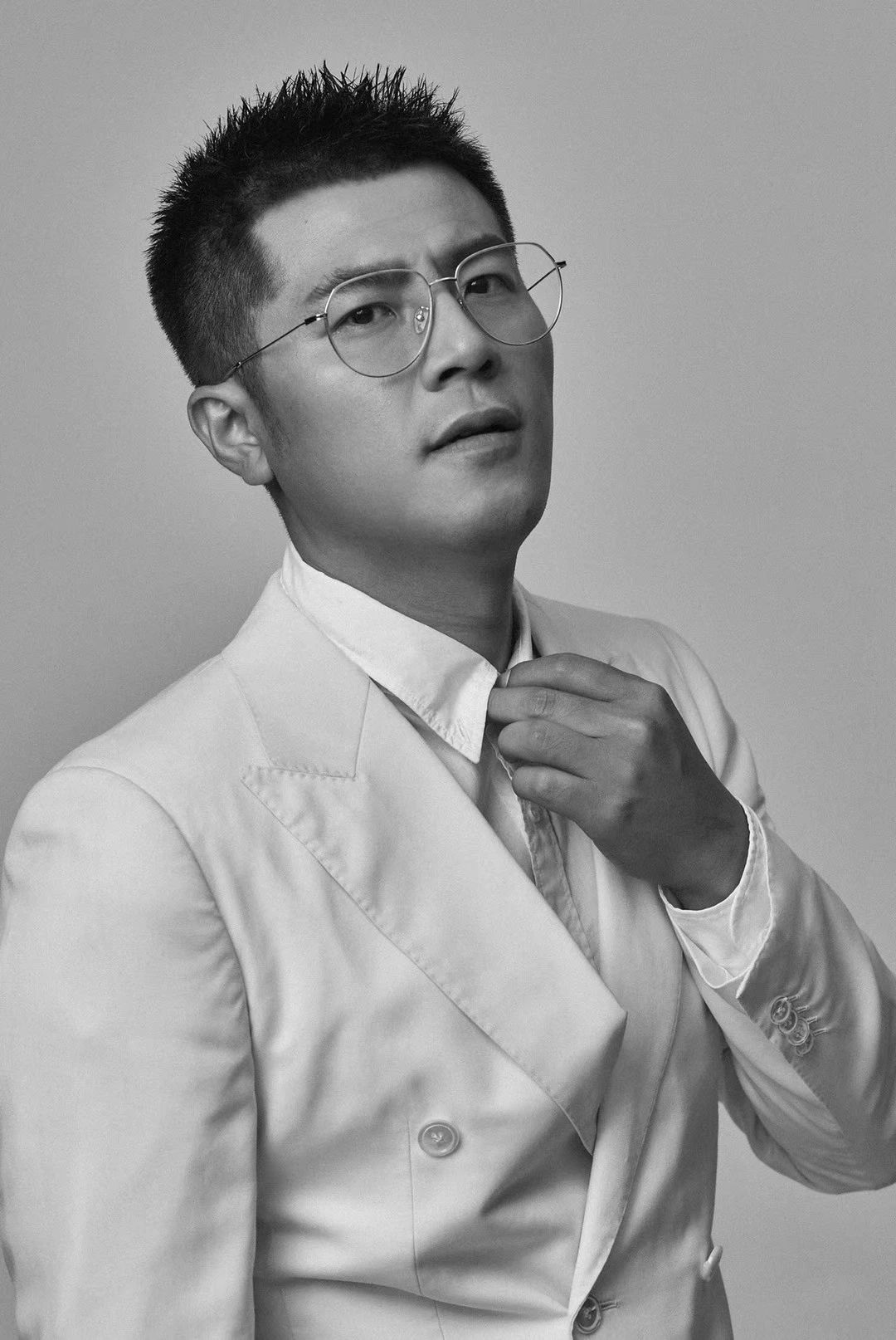 共和国血脉山东卫视开播王铮铁骨铮铮演绎硬汉柔情