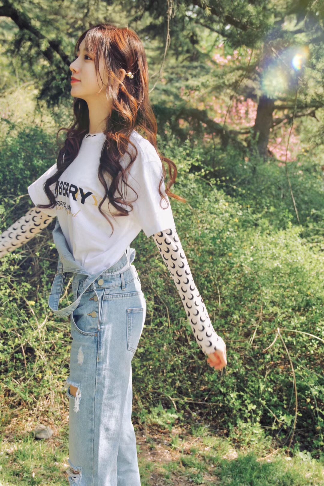 "仙气少女"肖雨晒樱花照 网友:是初恋的感觉了__财经头条