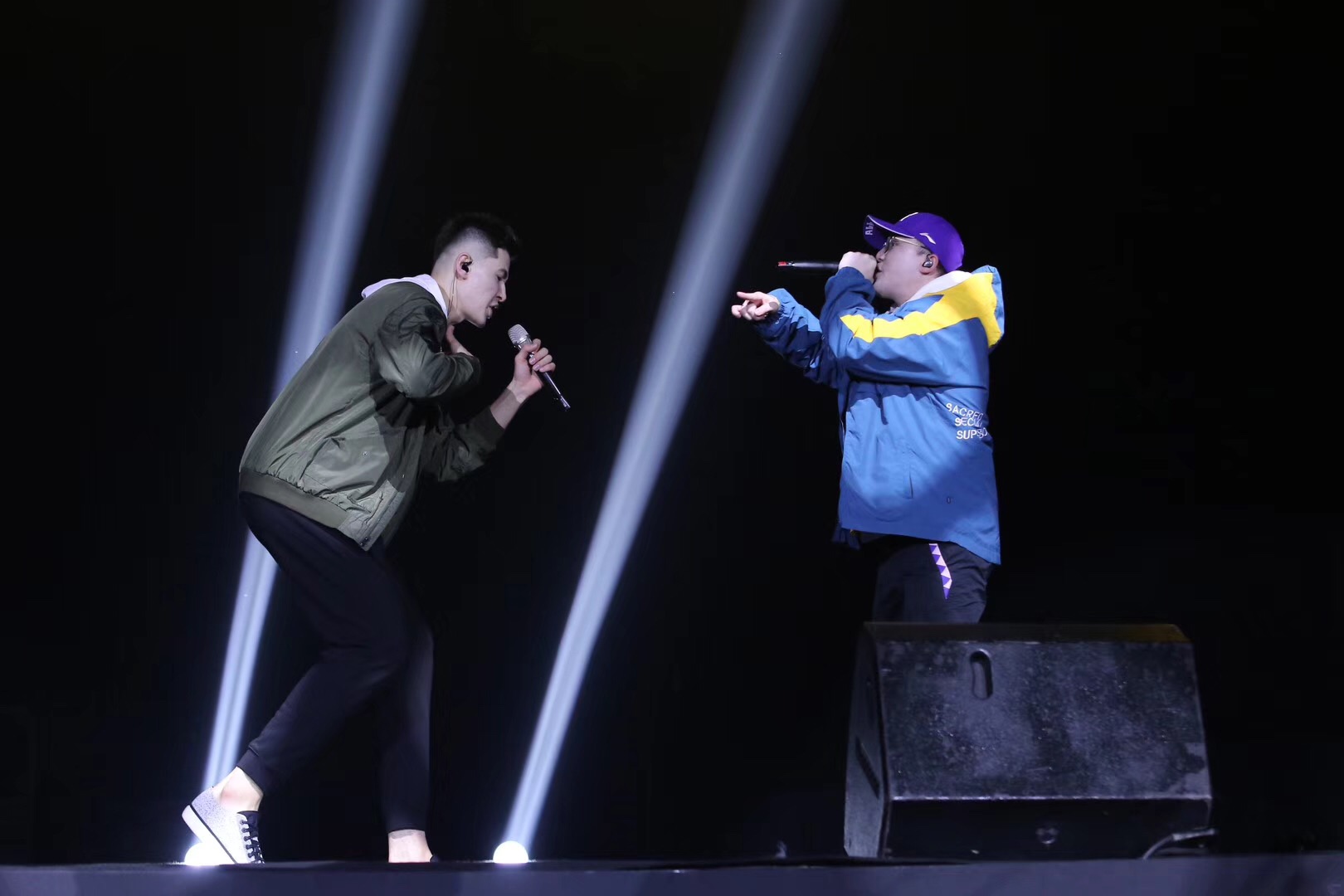 那吾克热献唱2019cba全明星赛开幕式 携《趁年轻》点燃篮球精神