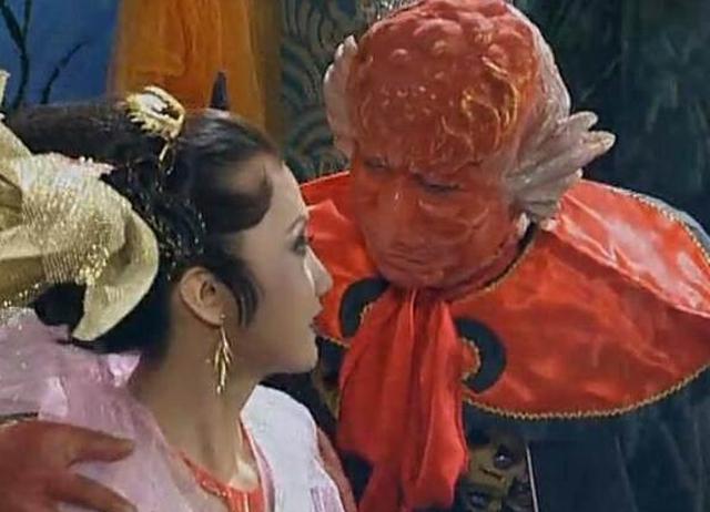 西游记里金鱼精这句无心的话暴露出观音菩萨吃小孩的秘密