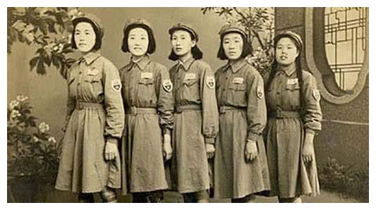 女军官军装欣赏,从1952年至今的老照片,还是过去的有感觉