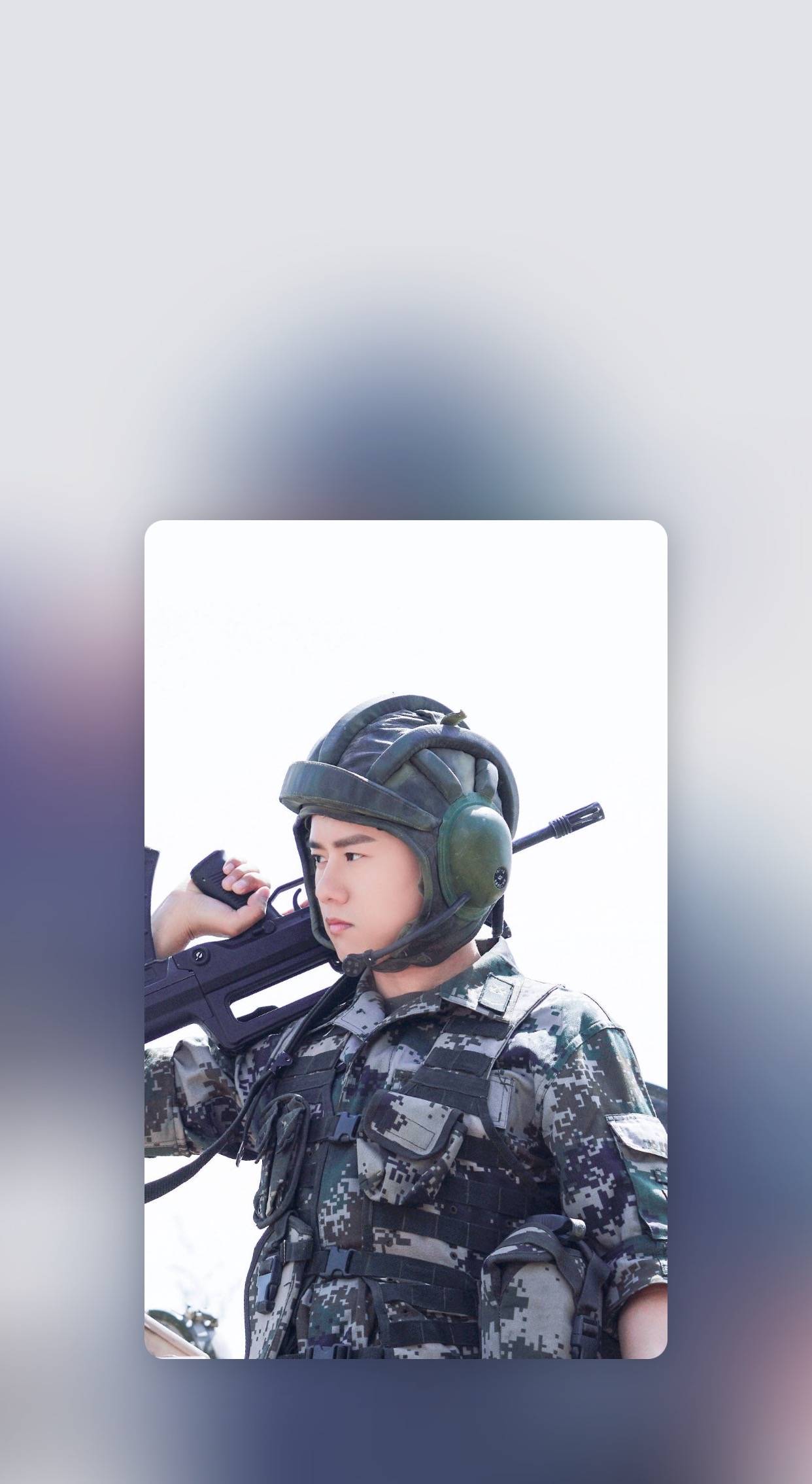 在新闻联播看到张杰:张杰唱歌的样子好迷人,看过穿军装的杰哥吗