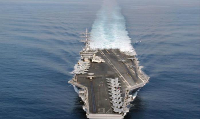美国航母停靠在香港,附近所有日系车发生故障