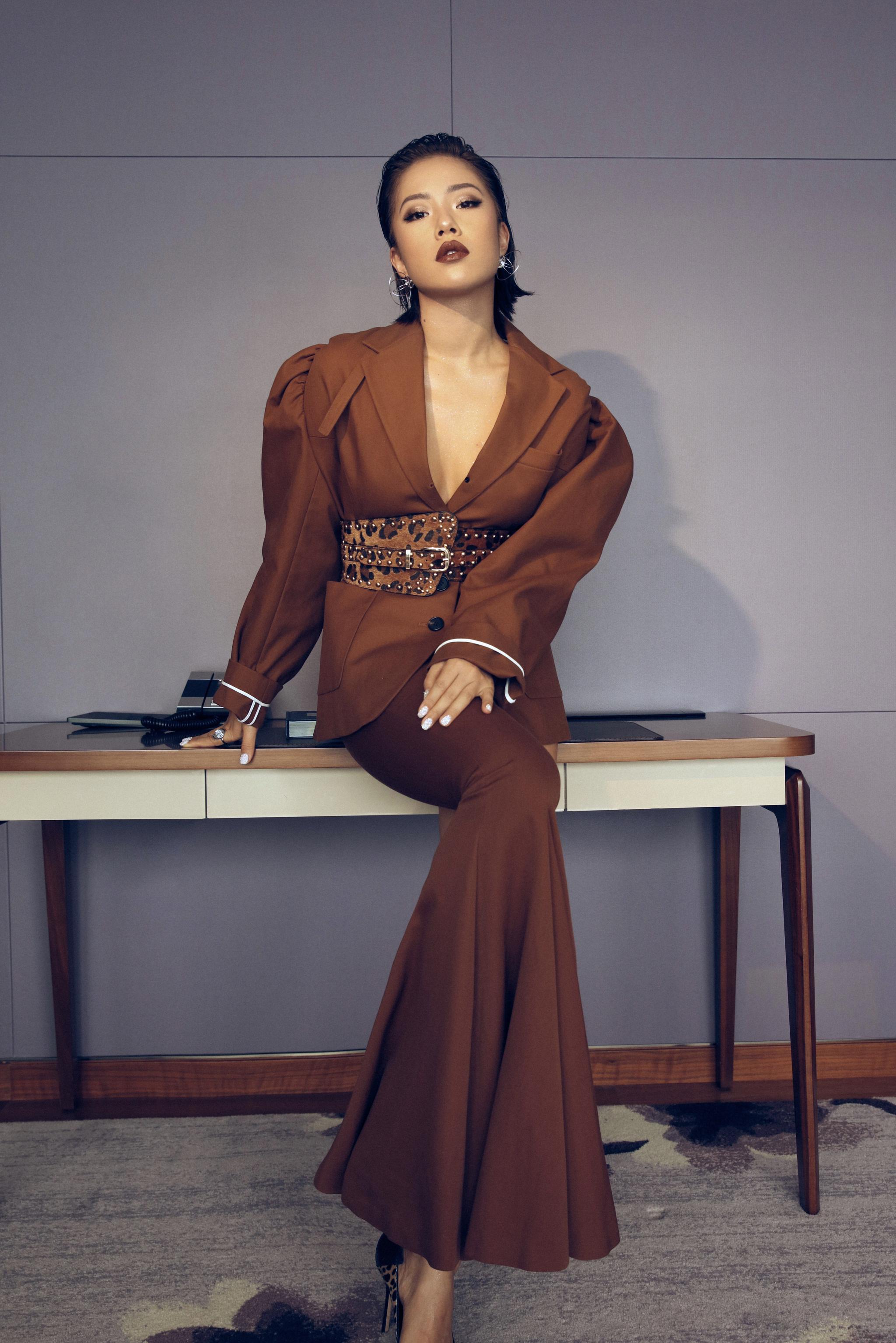 自信的女人最美王菊穿成这样走红毯一点也不比别人差