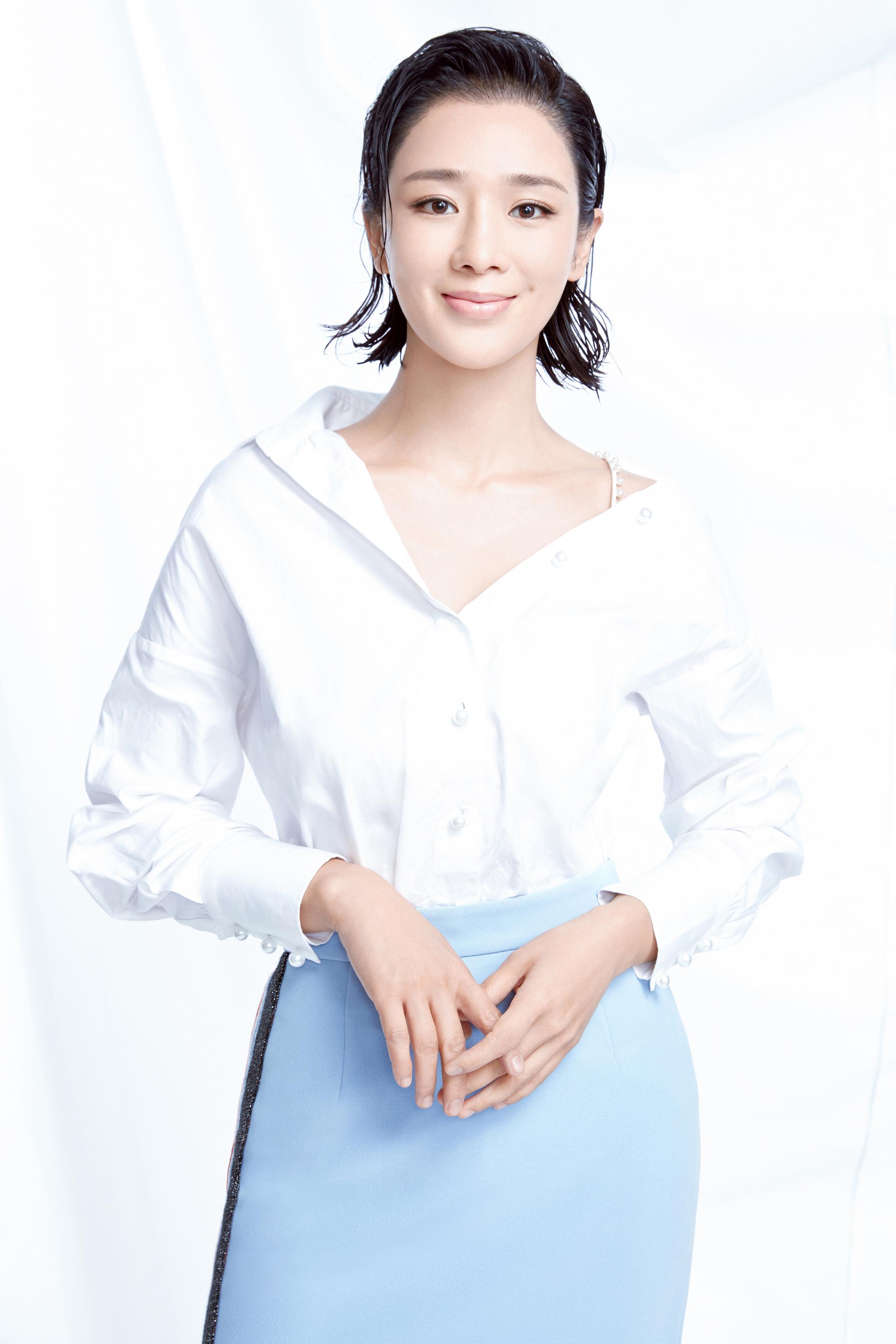 周显欣脱俗大片上线高贵典雅成熟温婉