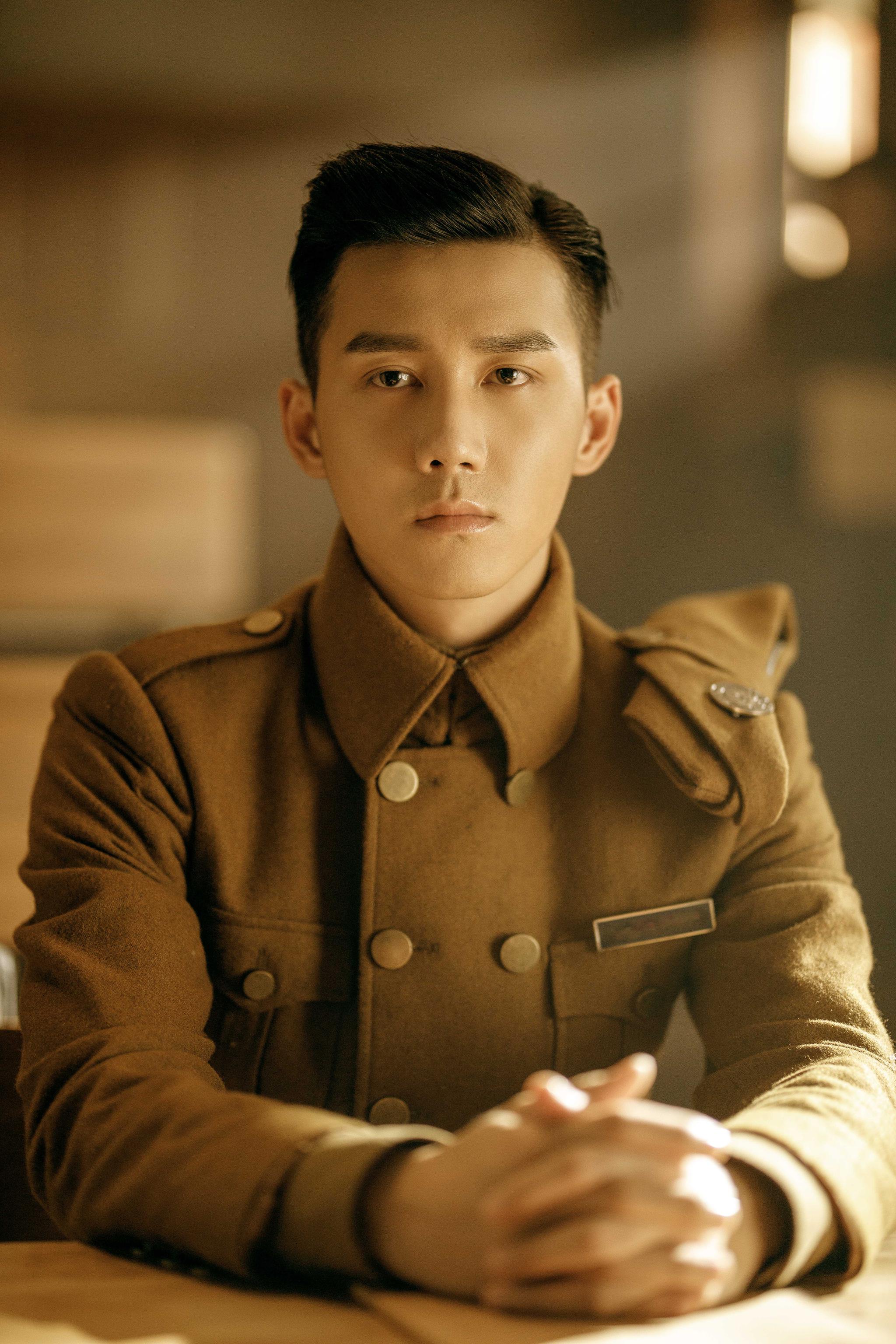 电视剧烈火军校热播神助攻王一哲引爆笑