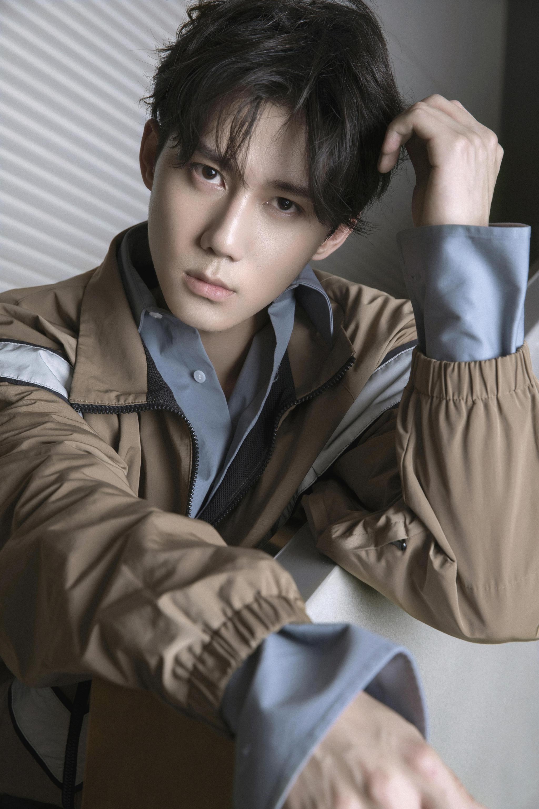 王一哲烈火军校收官网友热议纪瑾吃瓜