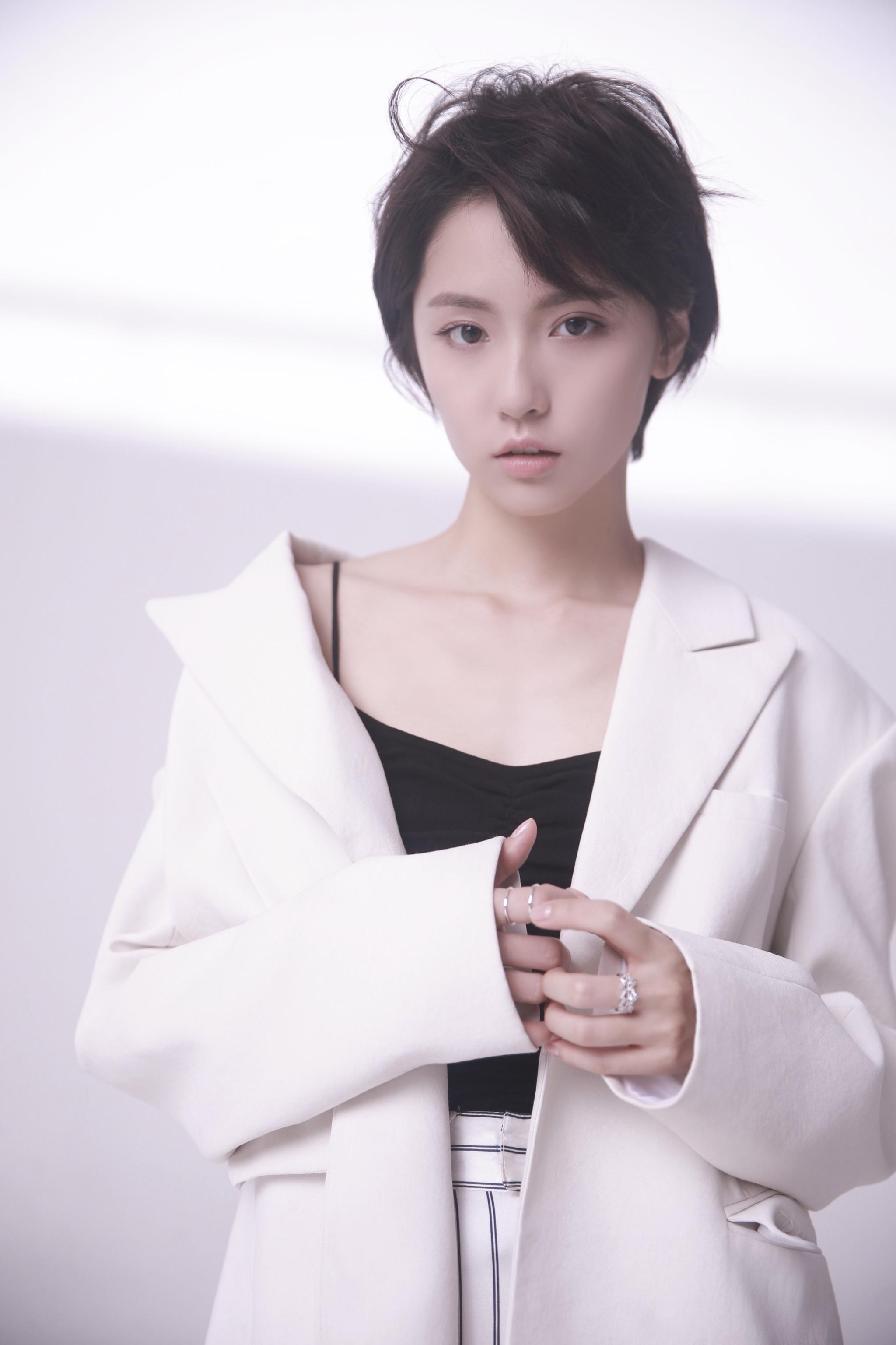 硬核少女成果成"甜剧新宠" 网友点名想跟她谈恋爱