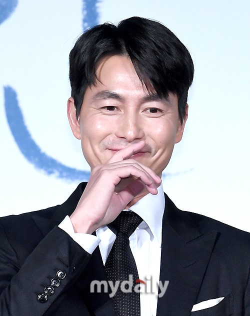 郑雨盛金香奇出席新片《证人》发布会