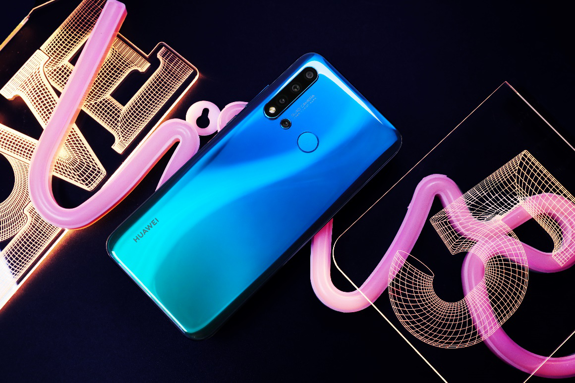 1999元就能入手全场景后置ai四摄华为nova5i热销的底气