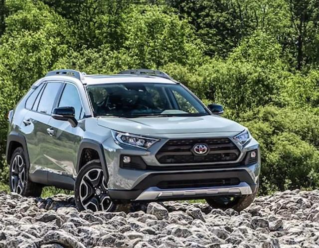 如今丰田将双车战略,普及到紧凑型suv上,这次广汽丰田将同步国产新一