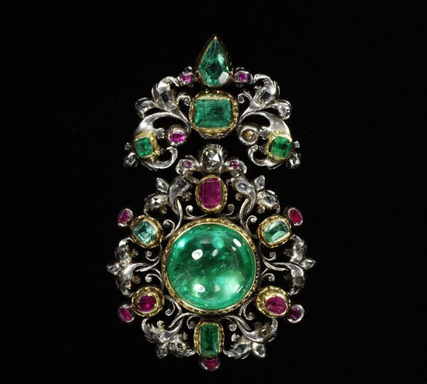 俄国沙皇的奢华品味,每件胸针都是无价之宝|沙皇|俄国|珠宝_新浪新闻