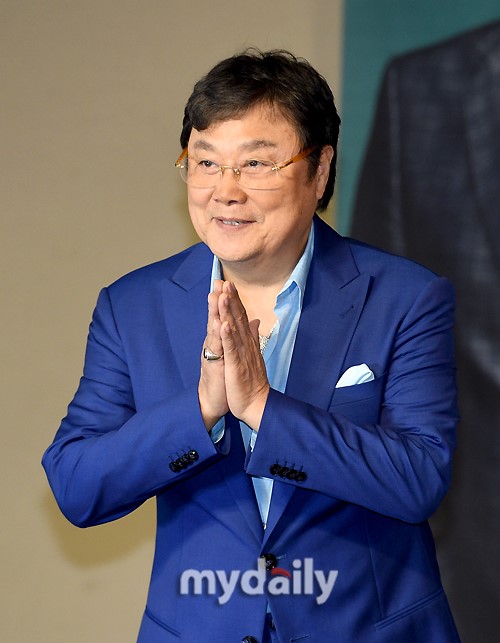 韩国歌手金南镇出道55周年纪念限定专辑发布会
