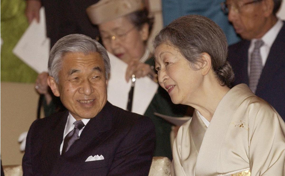 生前退位的天皇明仁,为何要求采取火葬?地方不够了