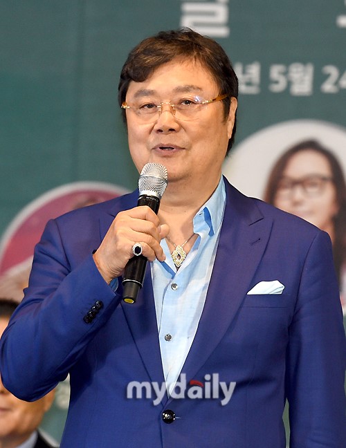 韩国歌手金南镇出道55周年纪念限定专辑发布会