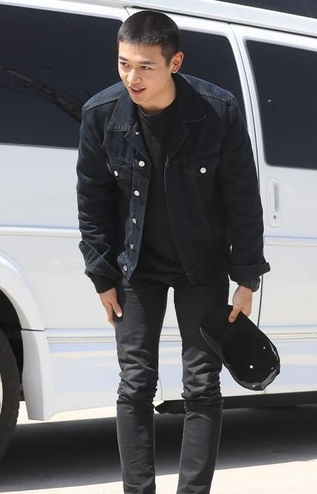 shinee崔珉豪入伍新闻图毛寸头阳光帅气素颜超能打