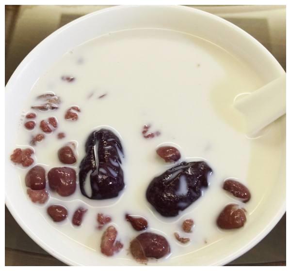 产后哺乳期的宝妈们,几类食物经常吃,不仅瘦身还能通乳下奶